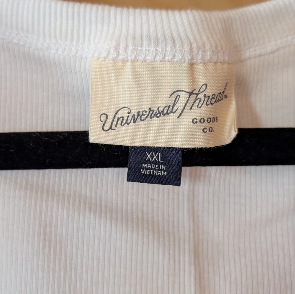 Classic White Ribbed Cropped Tank Top - Women - Picture 2 of 3